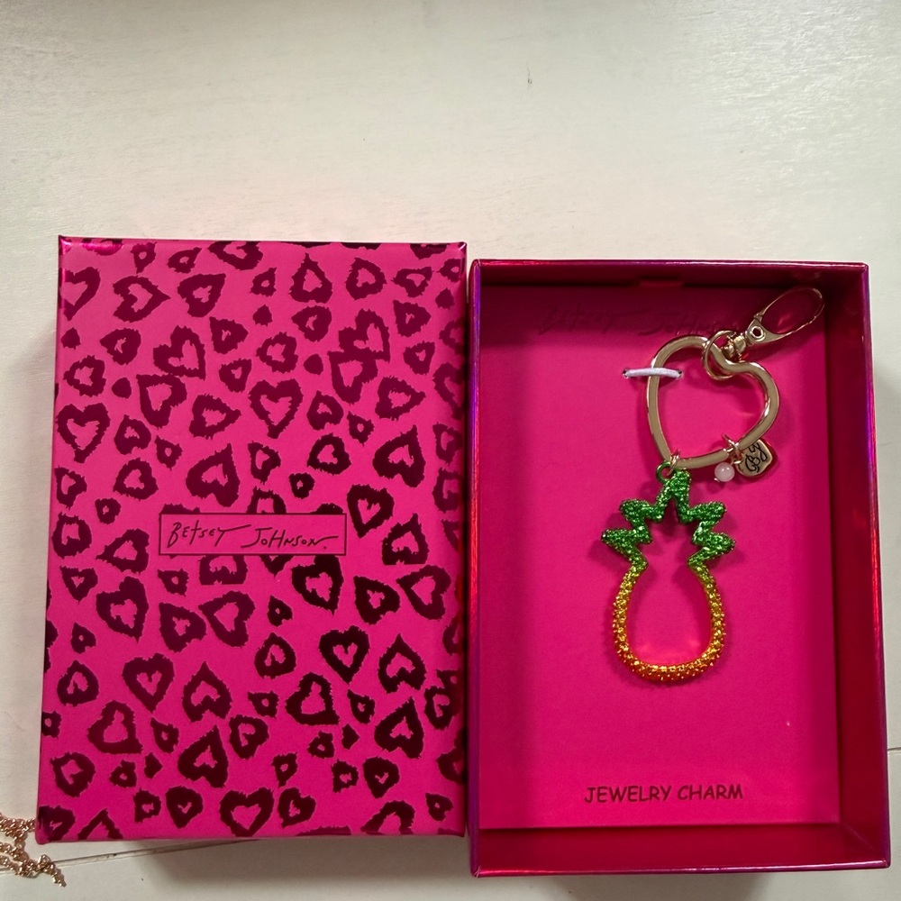 Betsey Johnson Green & Gold Pineapple Outline Keychain Charm with Heart Clasp